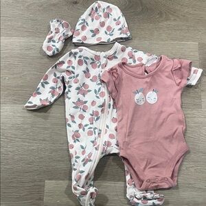 Petit Lem’s mini threads One Piece set and pink onesie 0 month (New without tag)